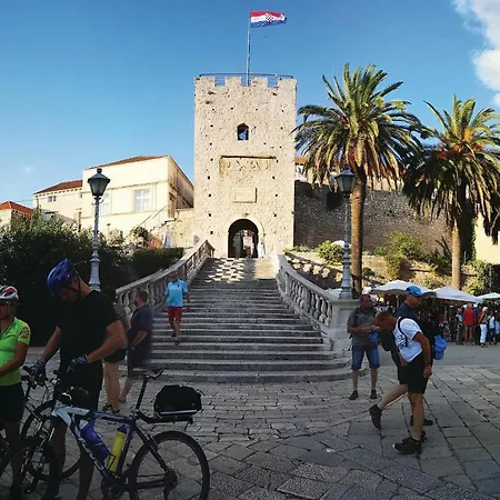 55 Апартаменты *